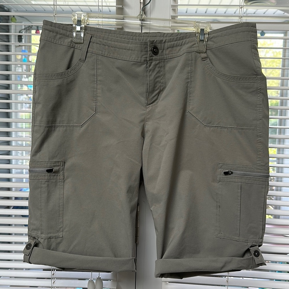 Women's Kuhl Horizon Performance Cargo Roll-Up Shorts